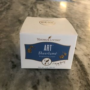 Sheerlumé brightening cream